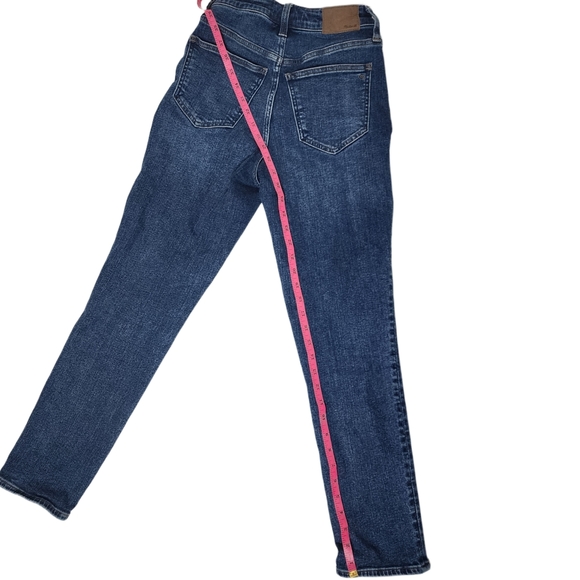 Madewell Curvy Perfect Vintage Jean in Manorford Wash: Instacozy Edition. 23 - Picture 2 of 8